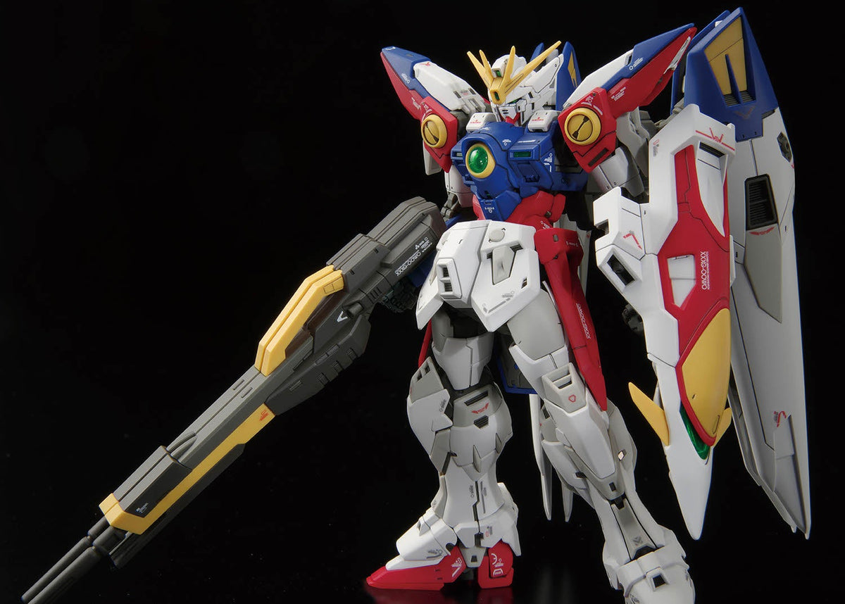 RG 1/144 Wing Gundam Zero EW - tampilan detail sayap dan senjata