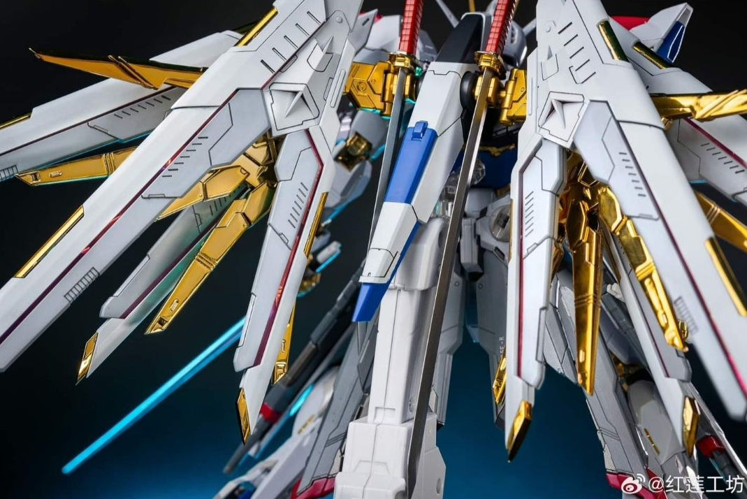 Red Lotus 1/100 Proud Defender (White Ver.)