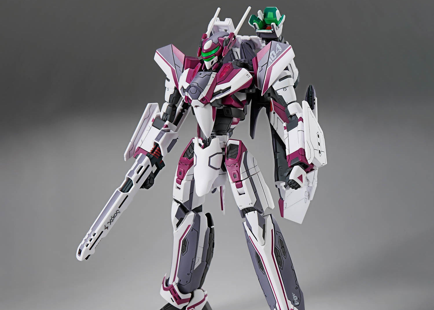 Macross Delta HG VF-31C Siegfried (Mirage Farina Jenius Use) 1/100 Scale Model Kit