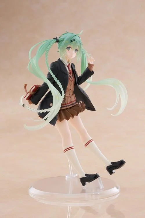 Vocaloid Hatsune Miku (Fashion Preppy Ver.) Figure