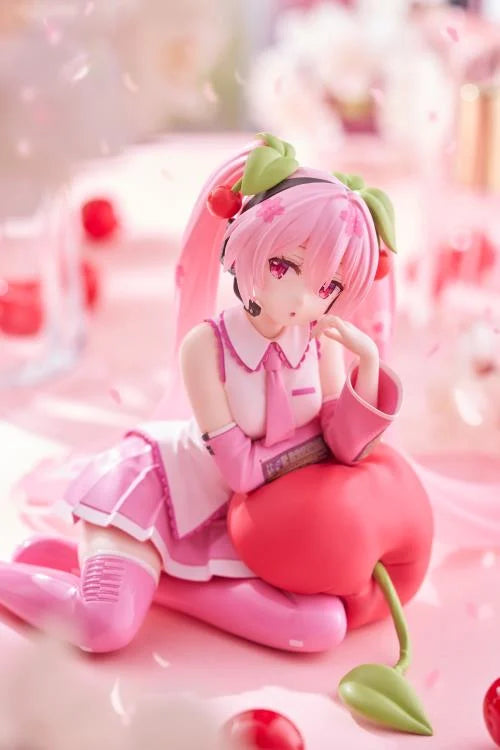 Vocaloid Desktop Cute Sakura Miku (Cherry Cushion Ver.) Figure