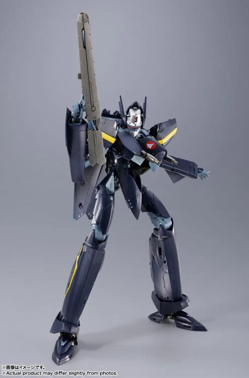 Macross 7 DX Chogokin VF-17S Nightmare Stealth Valkyrie (Gamlin Kizaki) Action Figure
