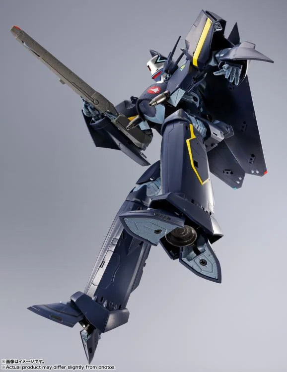 Macross 7 DX Chogokin VF-17S Nightmare Stealth Valkyrie (Gamlin Kizaki) Action Figure