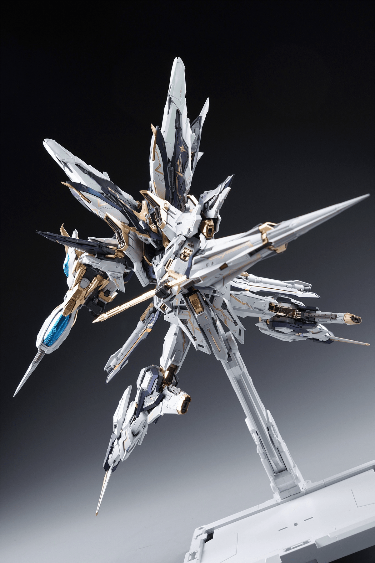Infinity Nova Aurora 1/100 Scale Model Kit