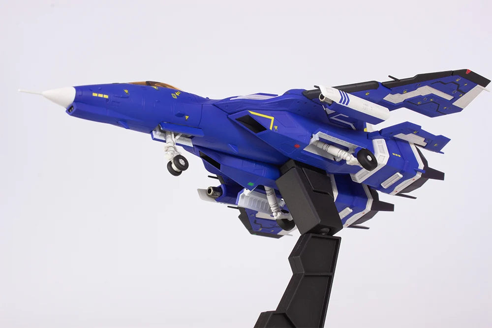 Raiden V Director's Cut FT-00004A Azuma (2P Color Ver.) 1/100 Scale Model Kit