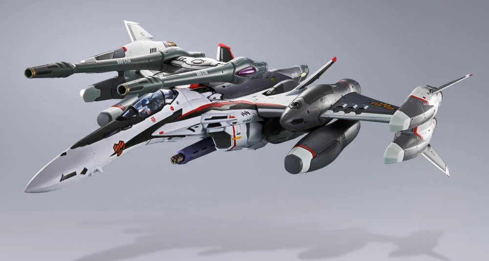 Macross Frontier The False Songstress DX Chogokin VF-25F Tornado Messiah Valkyrie (Alto Saotome Machine Revival Ver.)