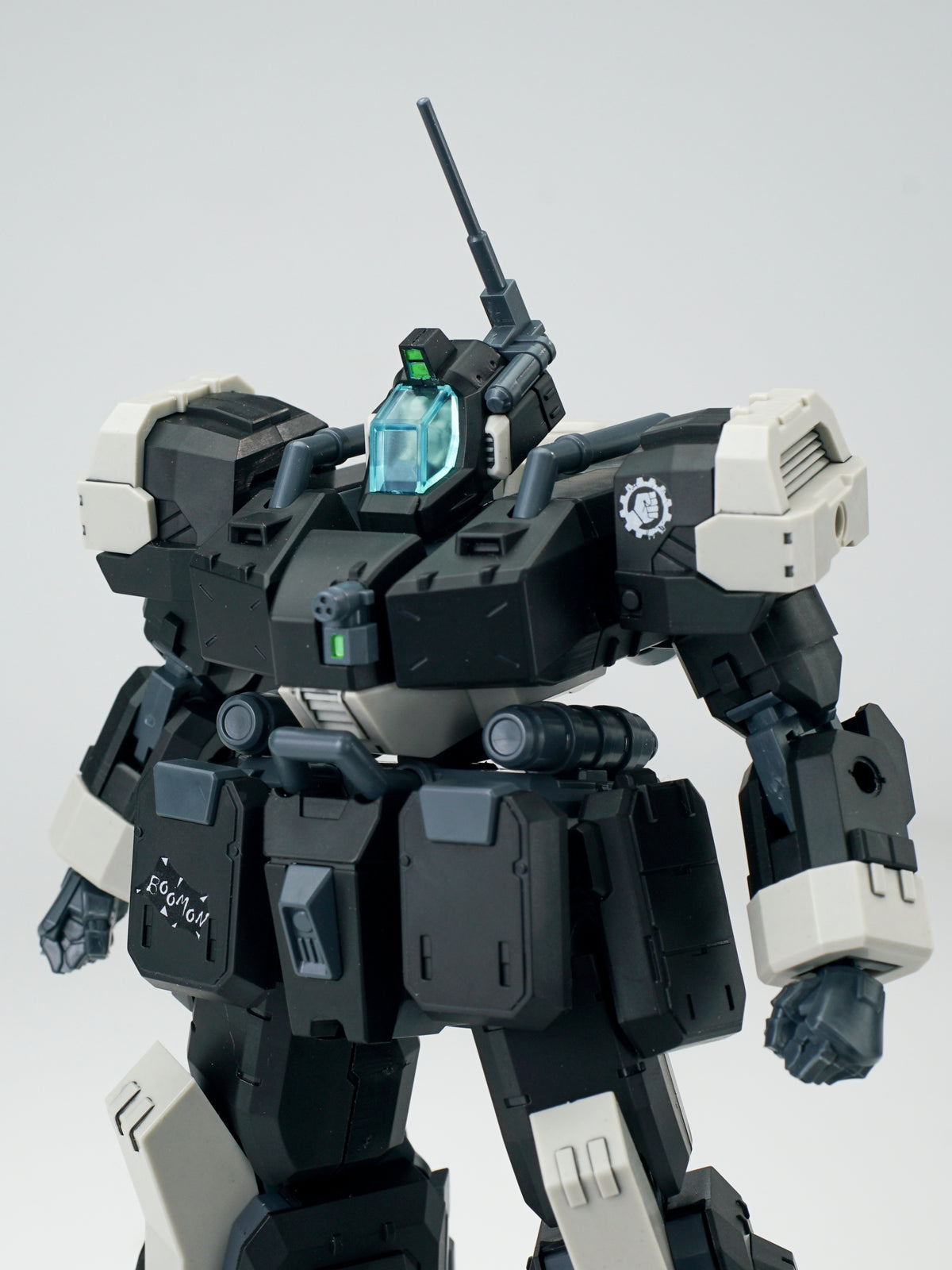 Sheik Mainland Attack Monster Noir 1/144 Scale Model Kit