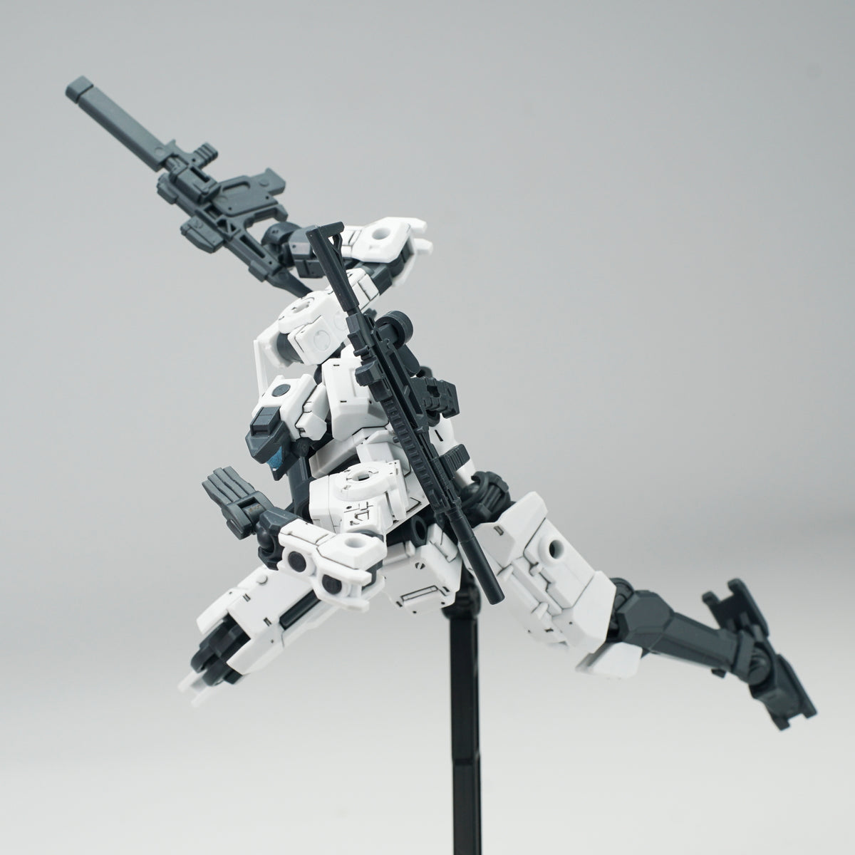 Sheik Mainland 18X Fenrir-R9 (White) Twin Pack Model Kit