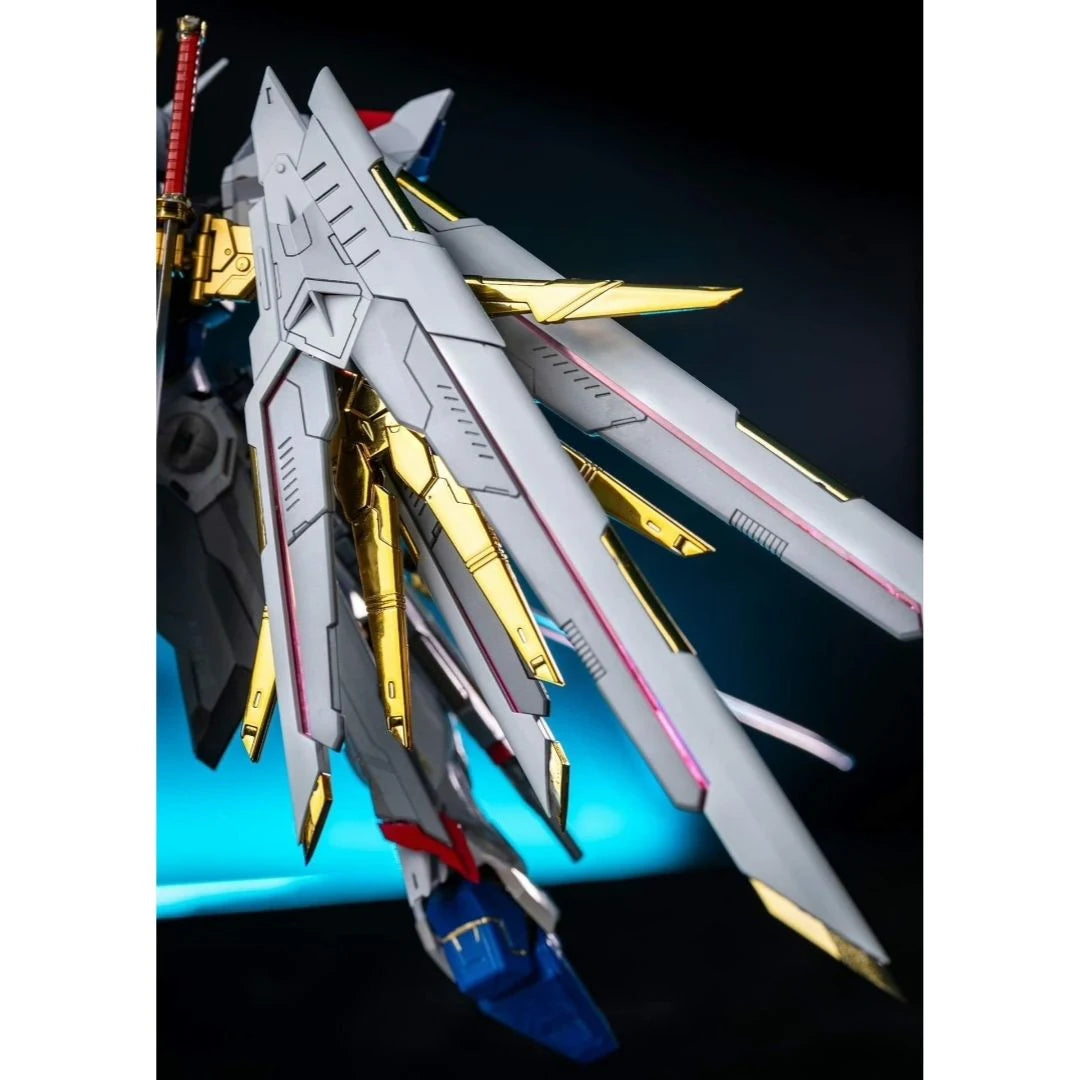 Red Lotus 1/100 Proud Defender (White Ver.)