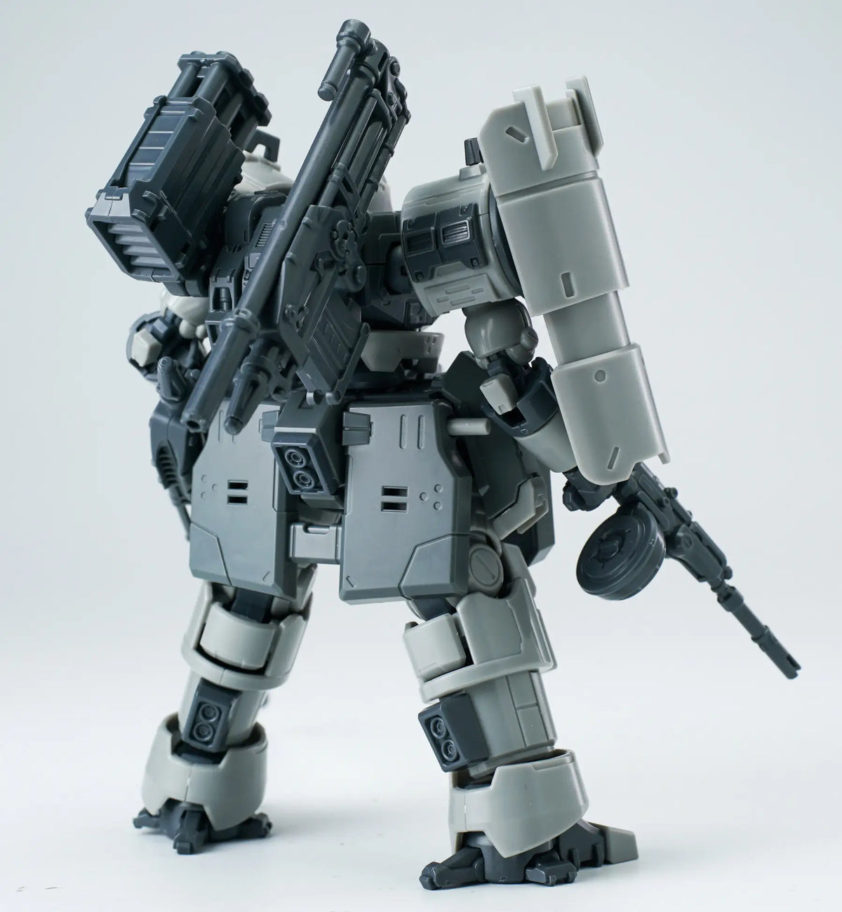 Ultra Action Trooper Artillery Type Zarov (Gray) 1/144 Scale Model Kit
