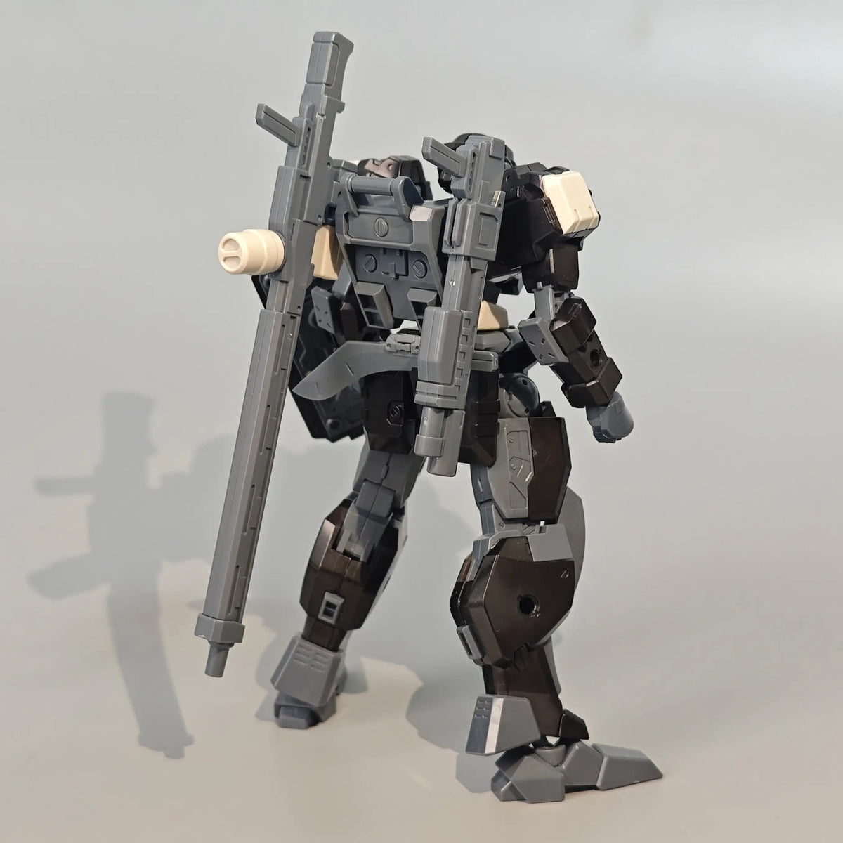 Ultra Action Trooper V-gilante (Black) 1/144 Scale Model Kit