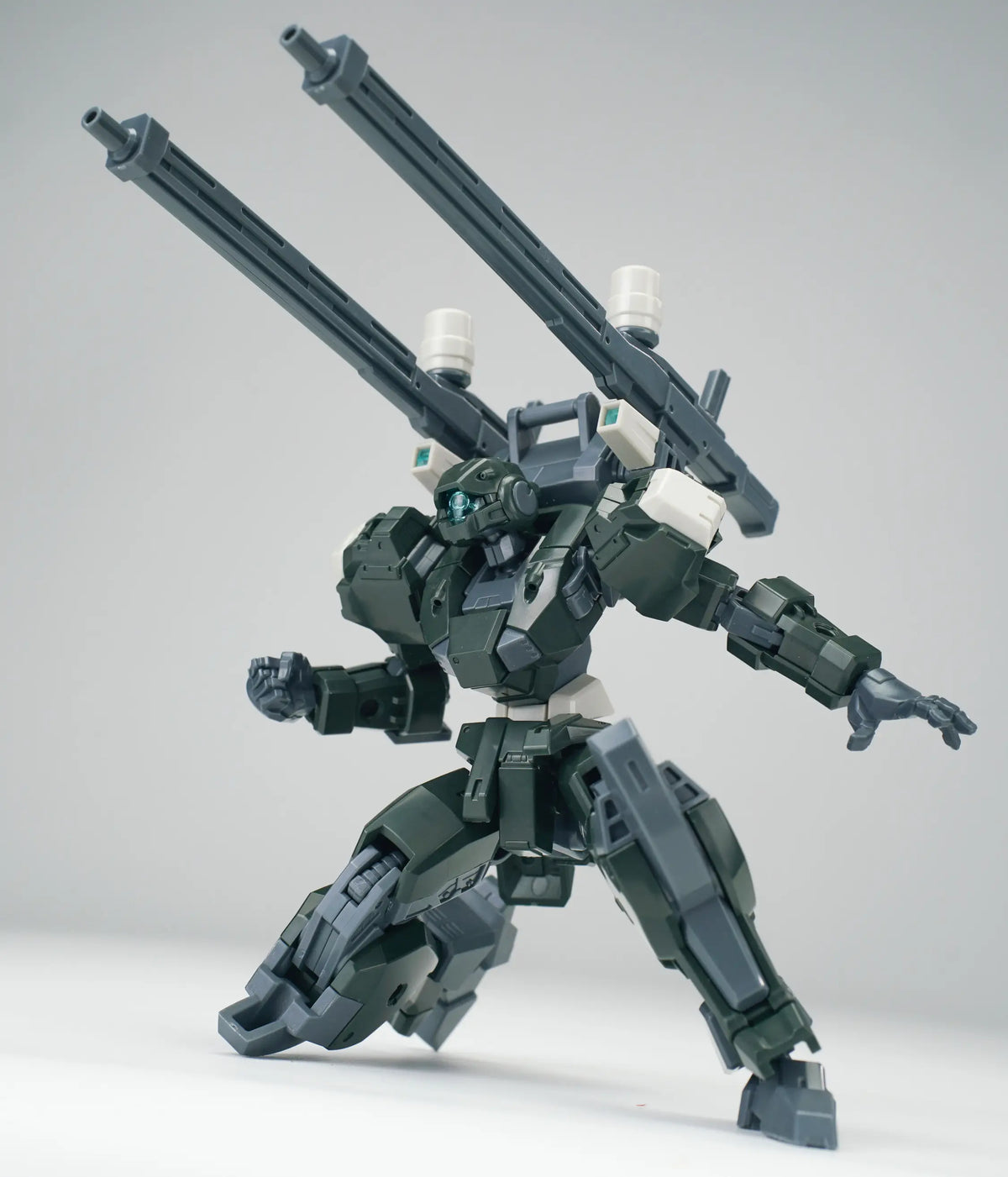 Ultra Action Trooper V-gilante (Green) 1/144 Scale Model Kit