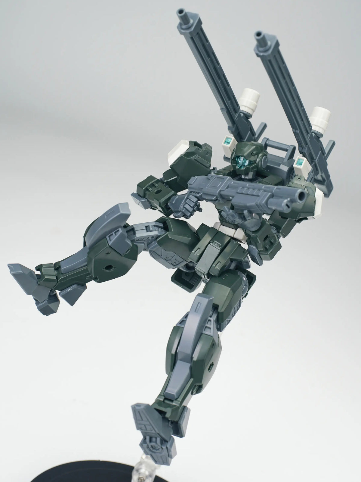 Ultra Action Trooper V-gilante (Green) 1/144 Scale Model Kit