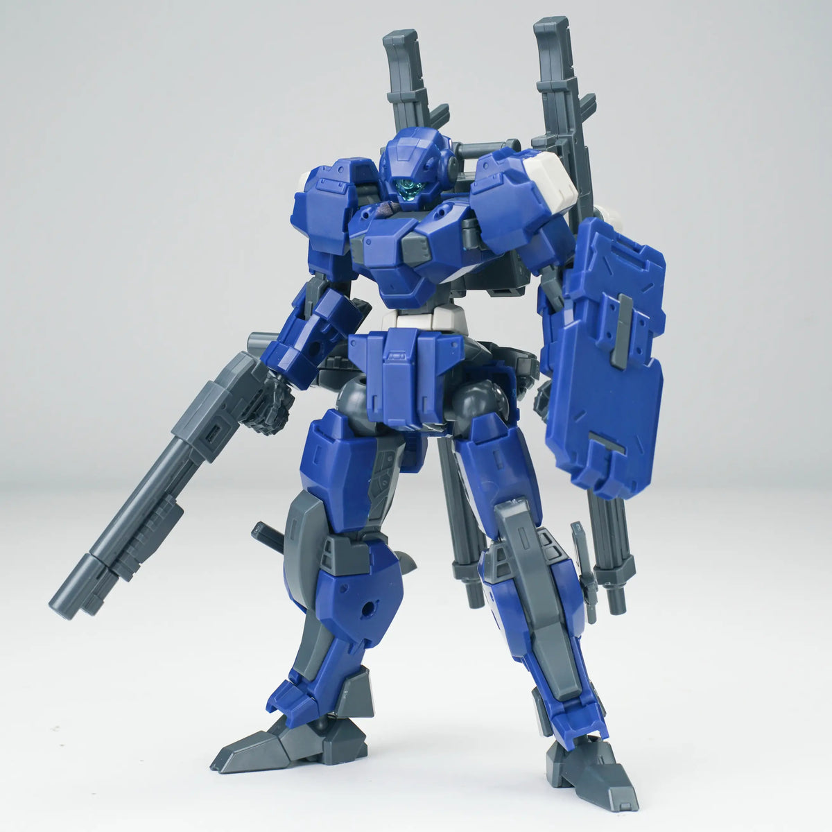 Ultra Action Trooper V-gilante (Blue) 1/144 Scale Model Kit