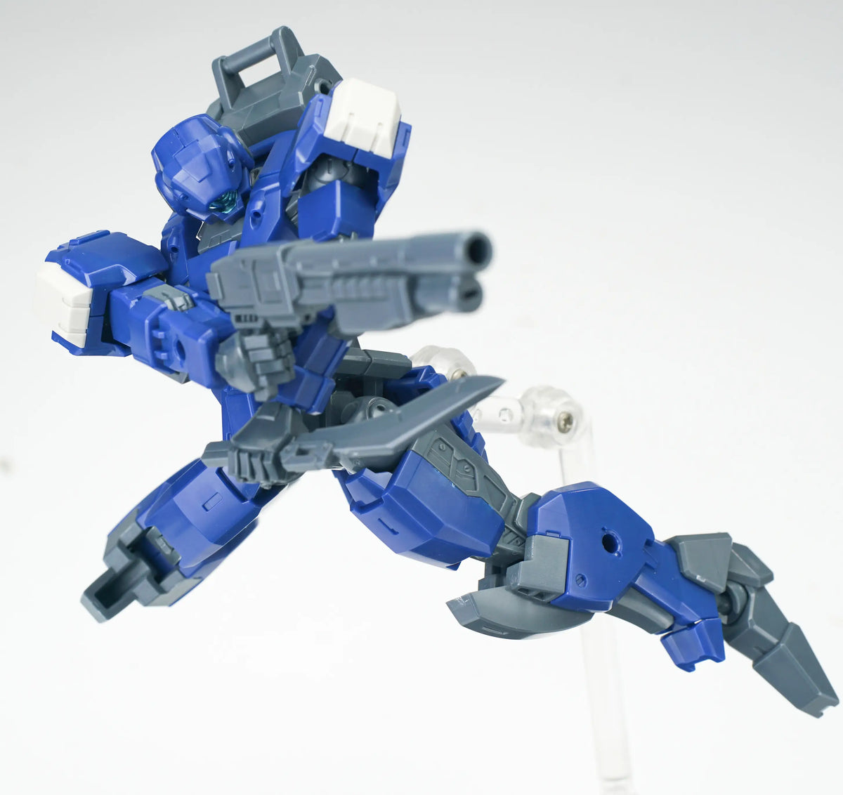Ultra Action Trooper V-gilante (Blue) 1/144 Scale Model Kit