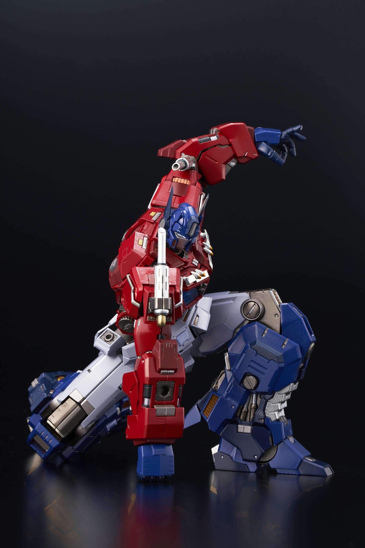 #05 Optimus Prime "Transformers", Flame Toys Kuro Kara Kuri