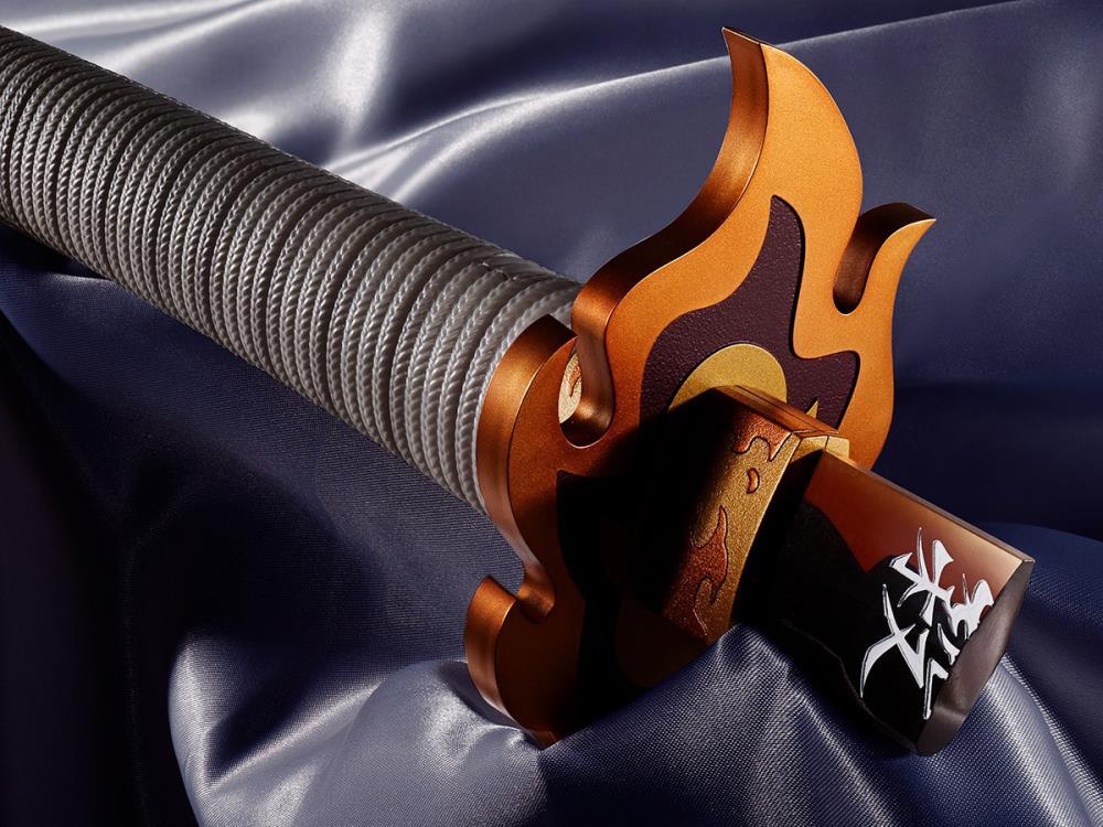 Kimetsu no Yaiba Proplica Kyojuro Rengoku's Broken Nichirin Sword