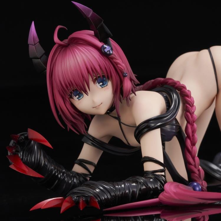 To Love-Ru Darkness Mea Kurosaki (Darkness Ver.) 1/6 Scale Figure