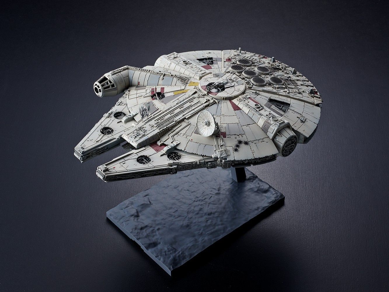 Star Wars The Rise of Skywalker Millennium Falcon 1/144 Scale Model Kit