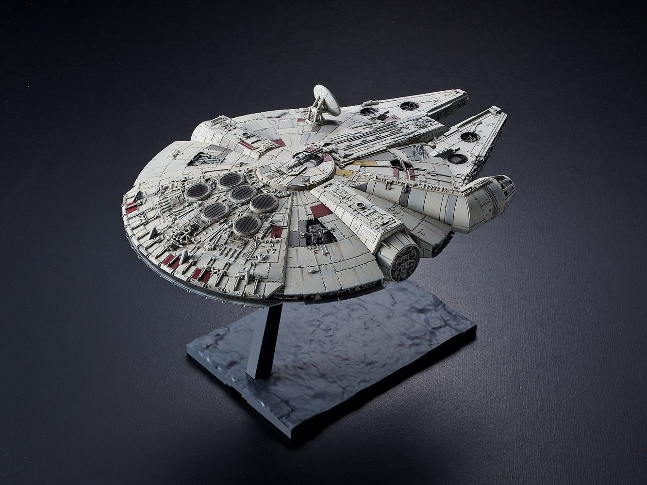 Star Wars The Rise of Skywalker Millennium Falcon 1/144 Scale Model Kit
