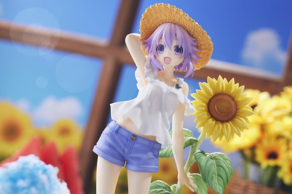 Hyperdimension Neptunia Neptune (Summer Vacation Ver.) 1/7 Scale Limited Edition Figure