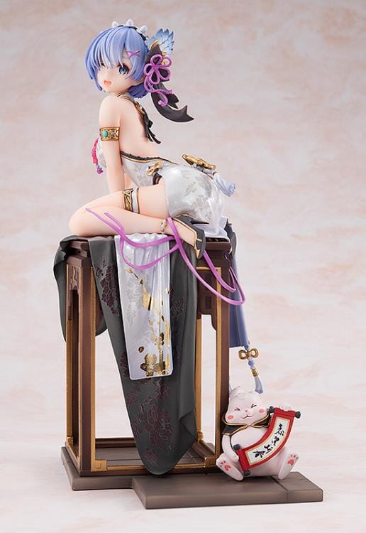 リゼロ　レム　1/7 Pre-Painted Figure Amazon.com: Rem Wedding Ver. Re:Zero - Starting Life in