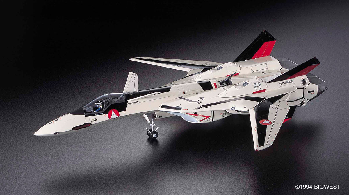Macross Plus YF-19 Advanced Variable Fighter 1/72 Scale Model Kit