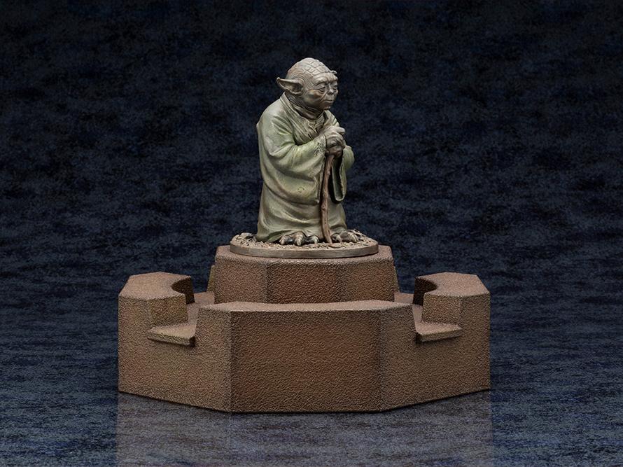 Star Wars The Empire Strikes Back Yoda Fountain Limited Edition Statue