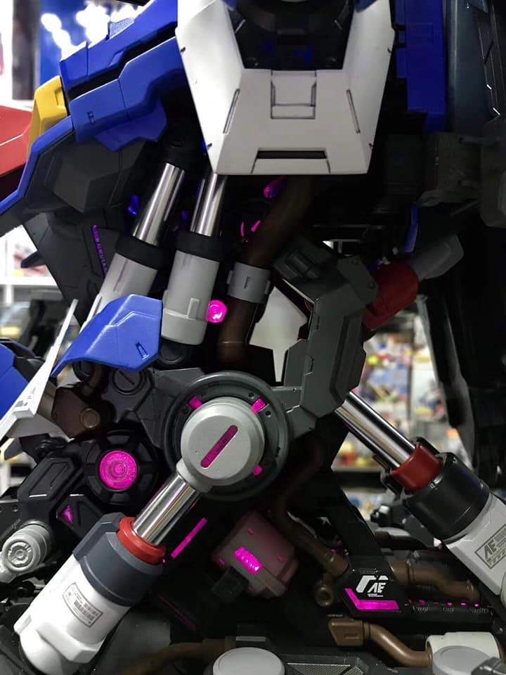 1/35 Zeta Gundam Avatar Model kit