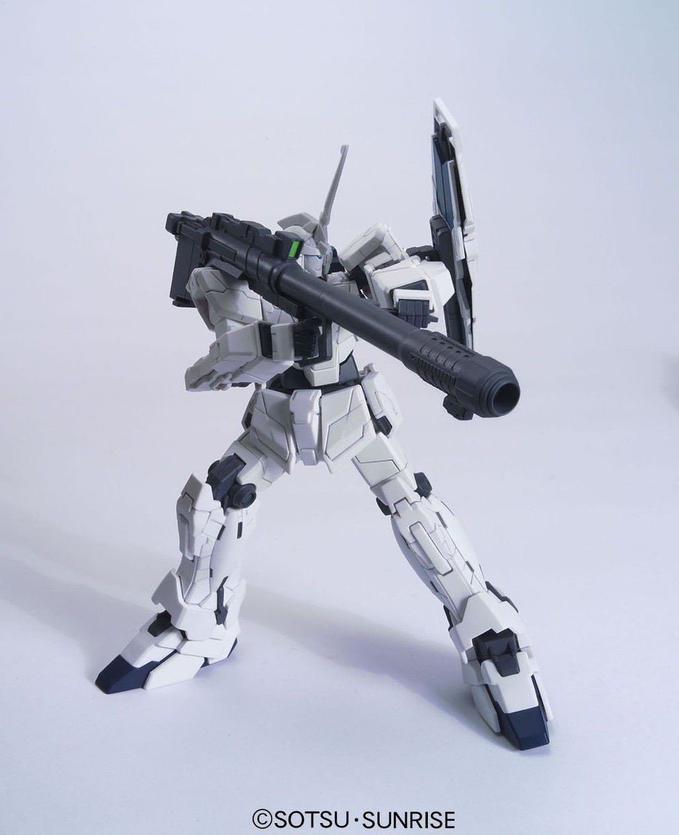 HGUC 1/144 #101 RX-0 Unicorn Gundam (Unicorn Mode)