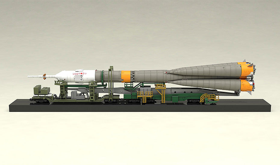 Soyuz Rocket & Transport Train MODEROID 1/150 Scale Model Kit (Reissue)