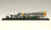 Soyuz Rocket & Transport Train MODEROID 1/150 Scale Model Kit (Reissue)