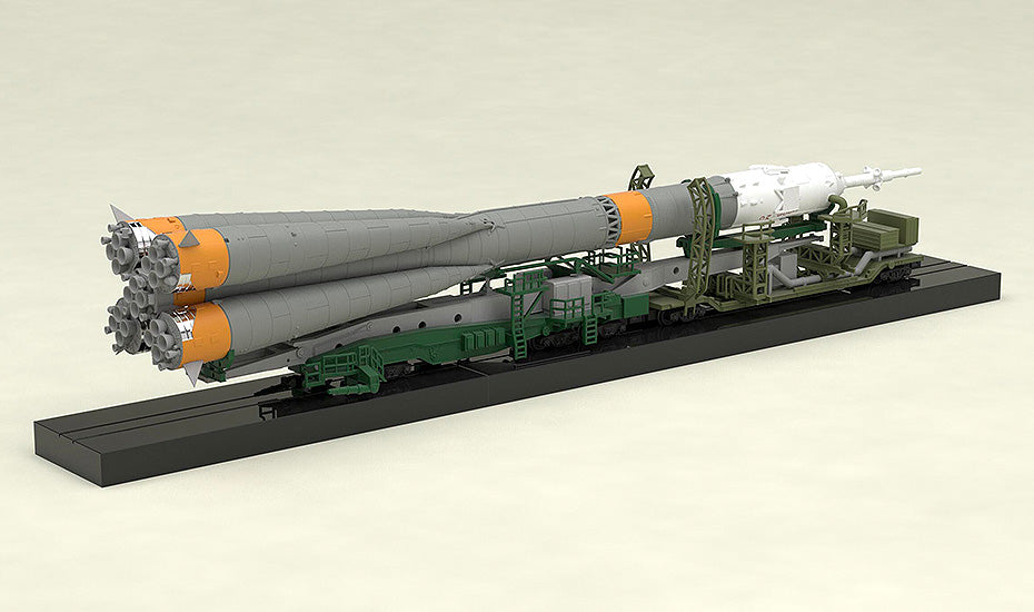 Soyuz Rocket & Transport Train MODEROID 1/150 Scale Model Kit (Reissue)