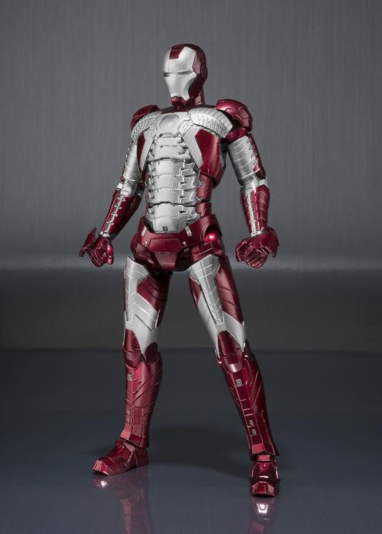 Iron Man 2 S.H.Figuarts Iron Man Mark V & Hall of Armor Set