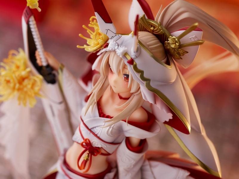 Azur Lane Ayanami (Demon`s Finest Dress Ver.) 1/7 Scale Figure