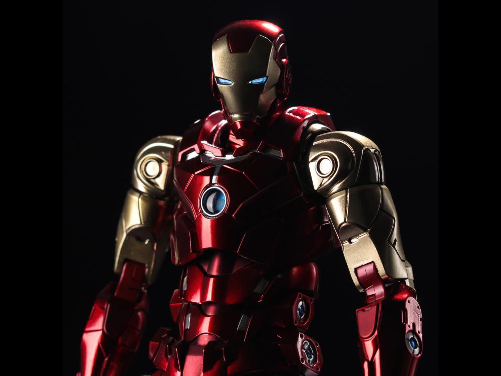 Marvel Fighting Armor Iron Man Figure