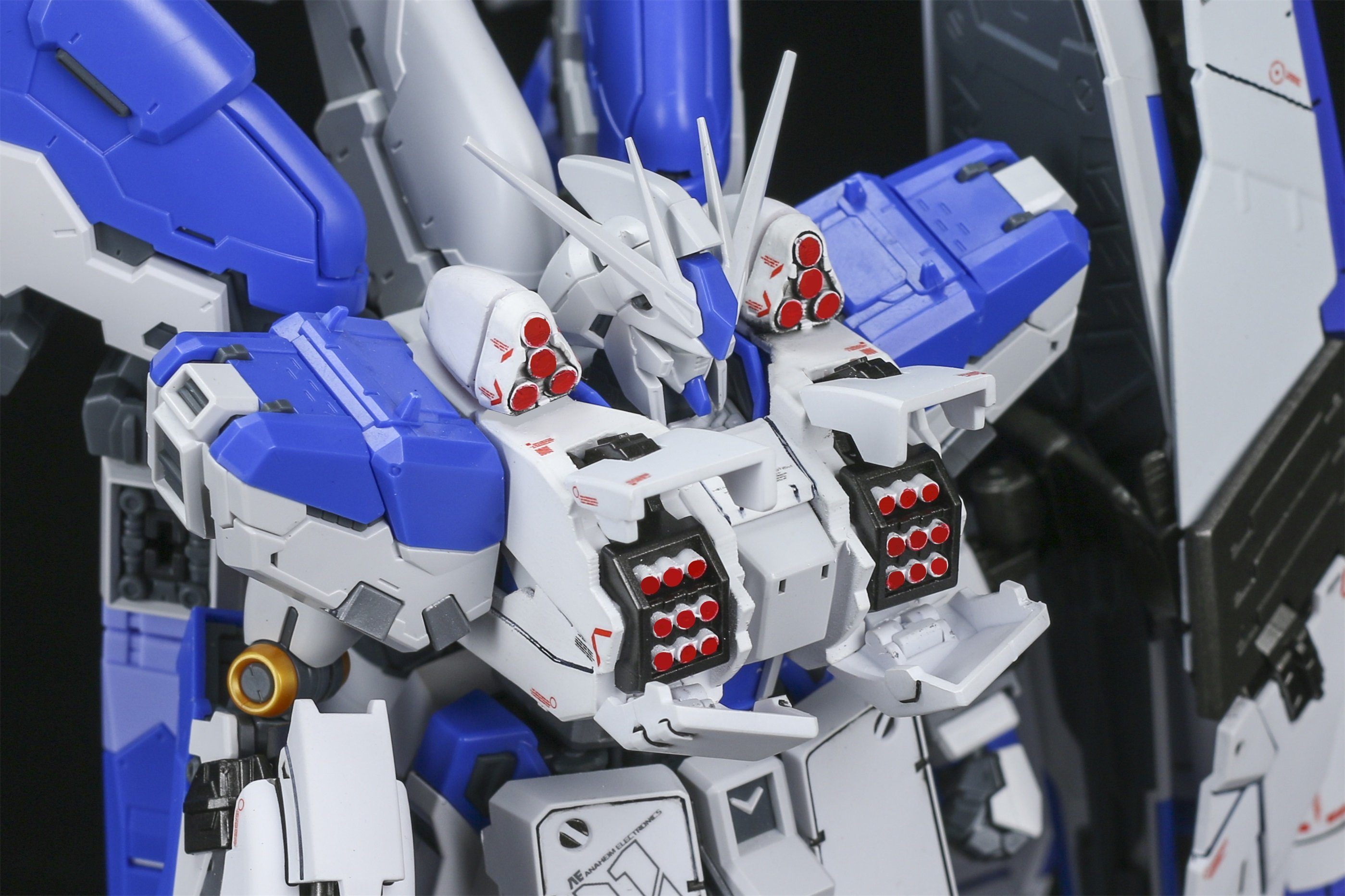 Effect Wings EWRG018C HWS Expansion Set and Tactical Armor Transporter for RG RX-93V2 Hi-Nu