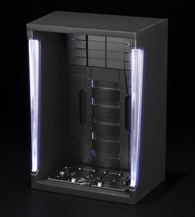 Iron Man 2 S.H.Figuarts Iron Man Mark VI & Hall of Armor Set