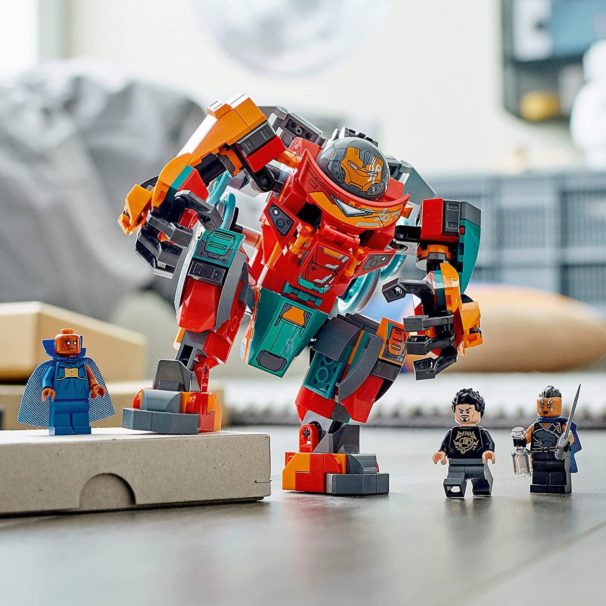 76194 Tony Stark's Sakaarian Iron Man