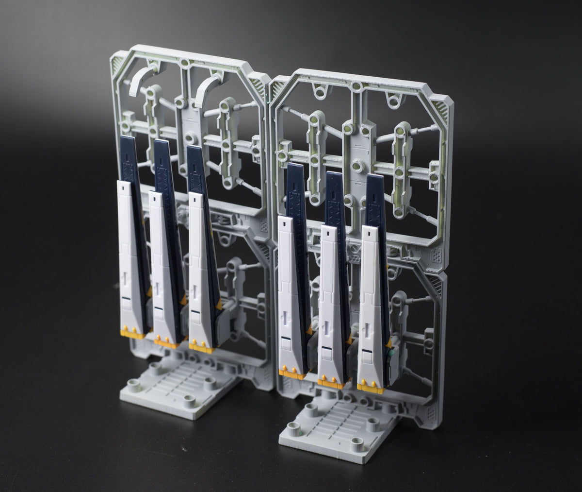 1/144 Gundam Hanger bay and Fin Funnel add on