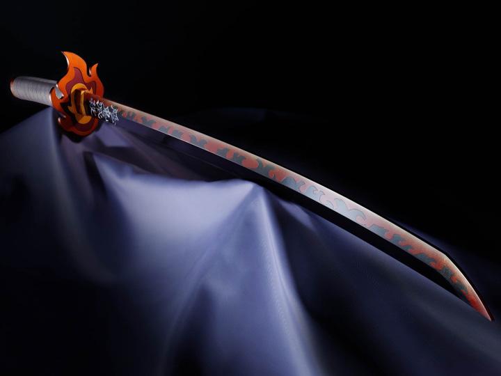 Demon Slayer: Kimetsu no Yaiba Proplica Kyojuro Rengoku's Nichirin Sword