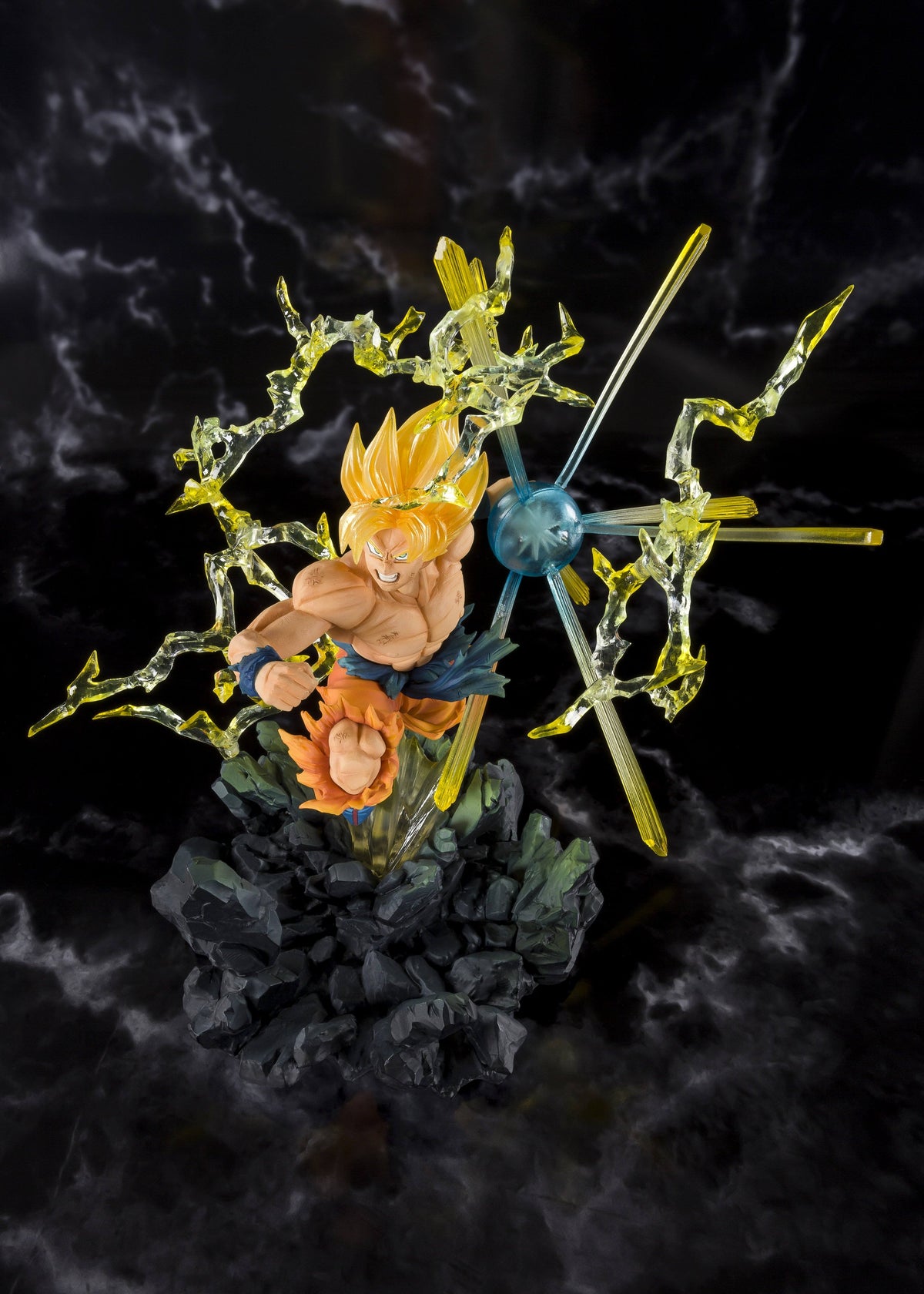 Super Saiyan Son Goku -The Burning Battles- "Dragon Ball Z", Bandai FiguartsZERO