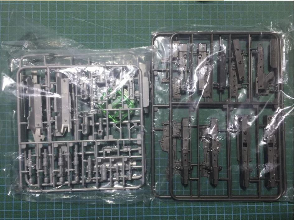 Moto King Unpainted Unassembled Assault weapon set ( LED unit included ) for 1/100 Gundam & 1/6 humanoid model Mobile Suit