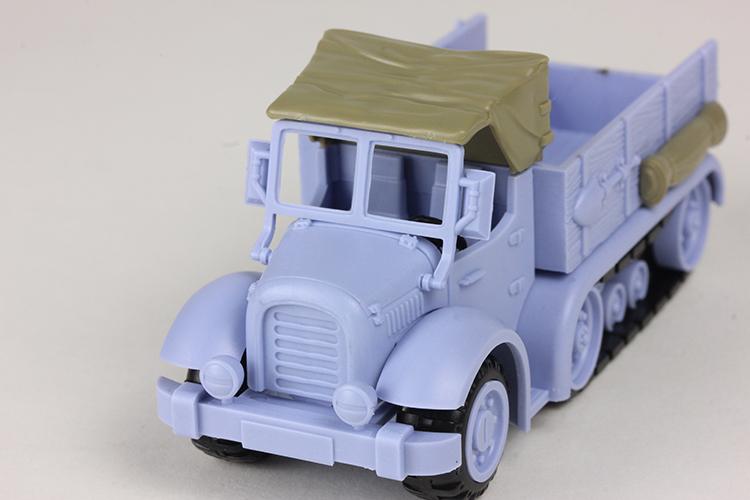 METAL SLUG A six-and-a-half-ton truck, the Land Seek.