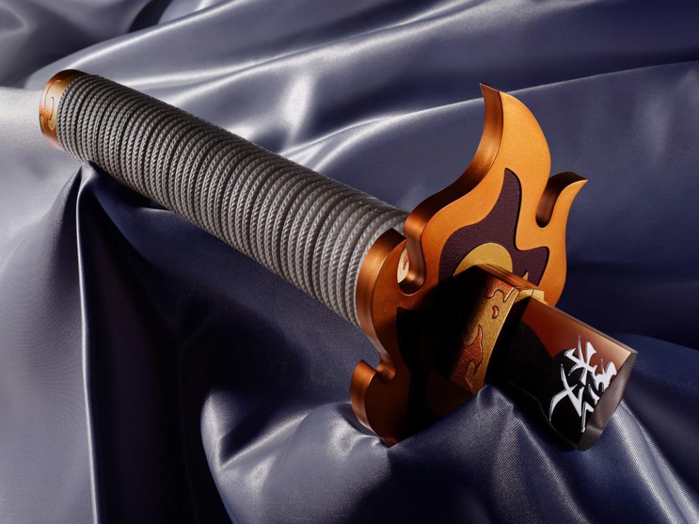 Kimetsu no Yaiba Proplica Kyojuro Rengoku's Broken Nichirin Sword