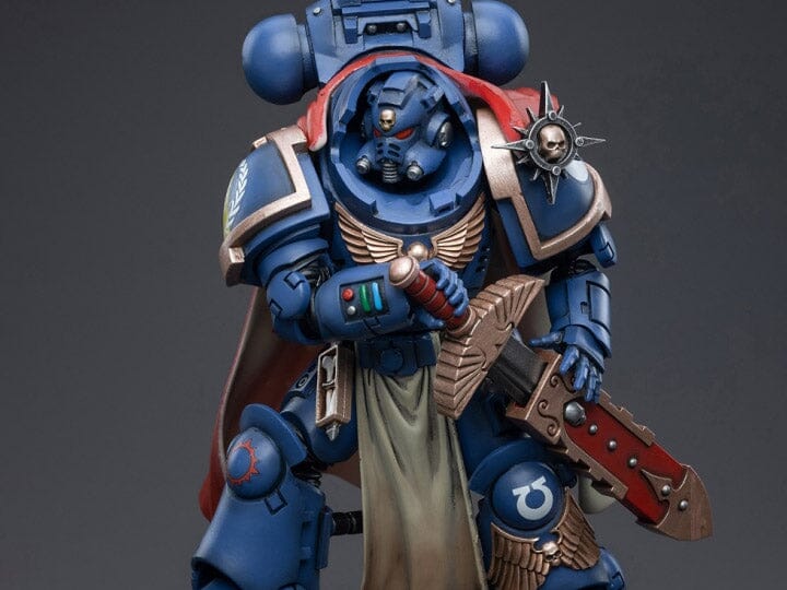 Warhammer 40K Ultramarines Captain with Master-Crafted Heavy Bolt Rifle 1/18 Scale Figure