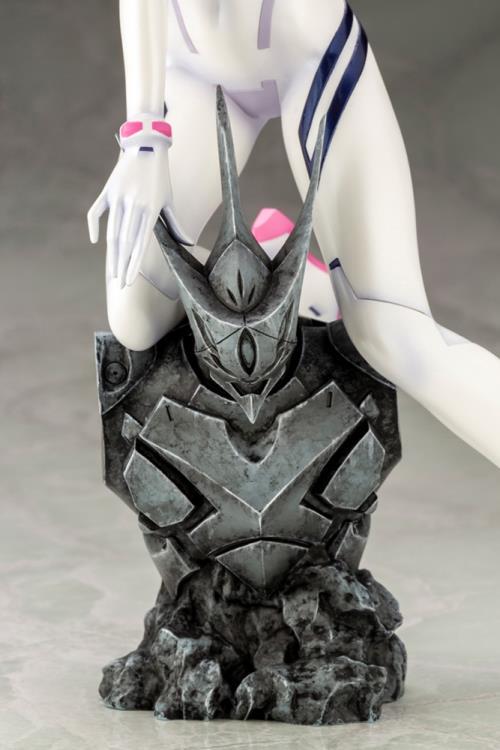 Rebuild of Evangelion Mari Makinami Illustrious (White Plugsuit Ver.) 1/6 Scale Figure