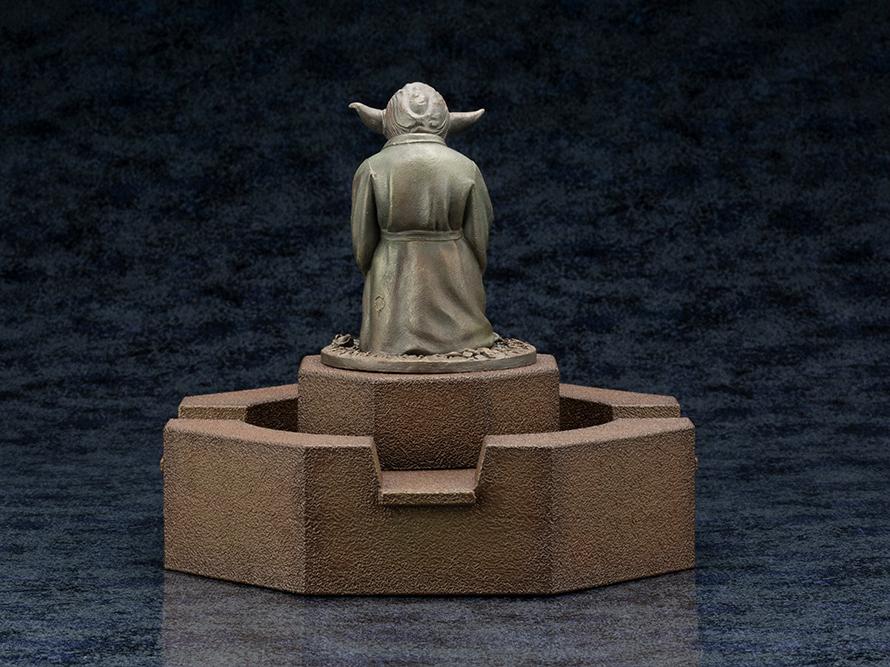 Star Wars The Empire Strikes Back Yoda Fountain Limited Edition Statue