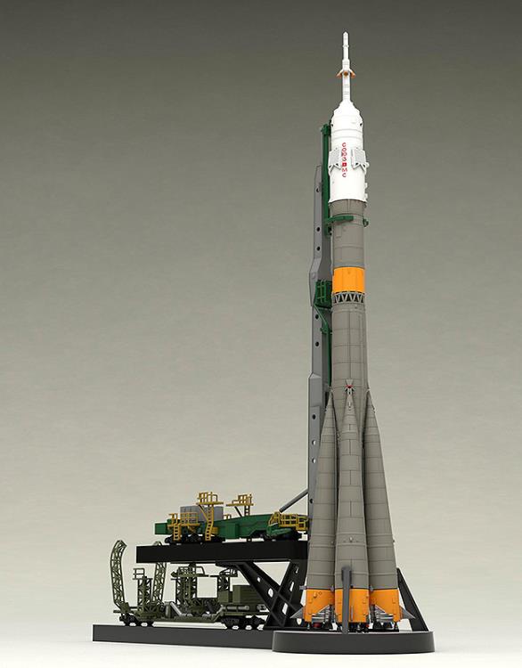 Soyuz Rocket & Transport Train MODEROID 1/150 Scale Model Kit (Reissue)