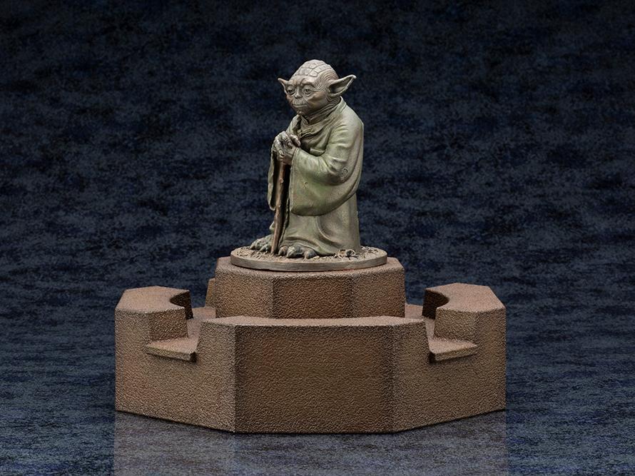 Star Wars The Empire Strikes Back Yoda Fountain Limited Edition Statue
